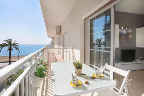 S12 · BEACH FRONT APARTMENT --FREE WIFI-